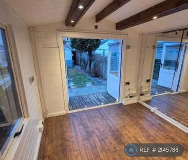 3 bedroom terraced house to rent - Photo 2