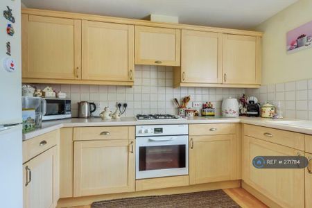 2 bedroom flat to rent - Photo 5