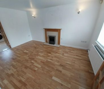 2 bedroom terraced house to rent - Photo 2