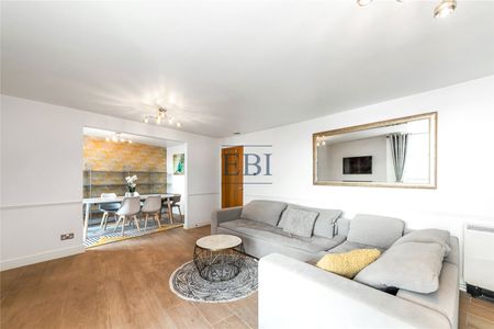 Pierhead Lock, 416 Manchester Road, E14 3FD - Photo 2