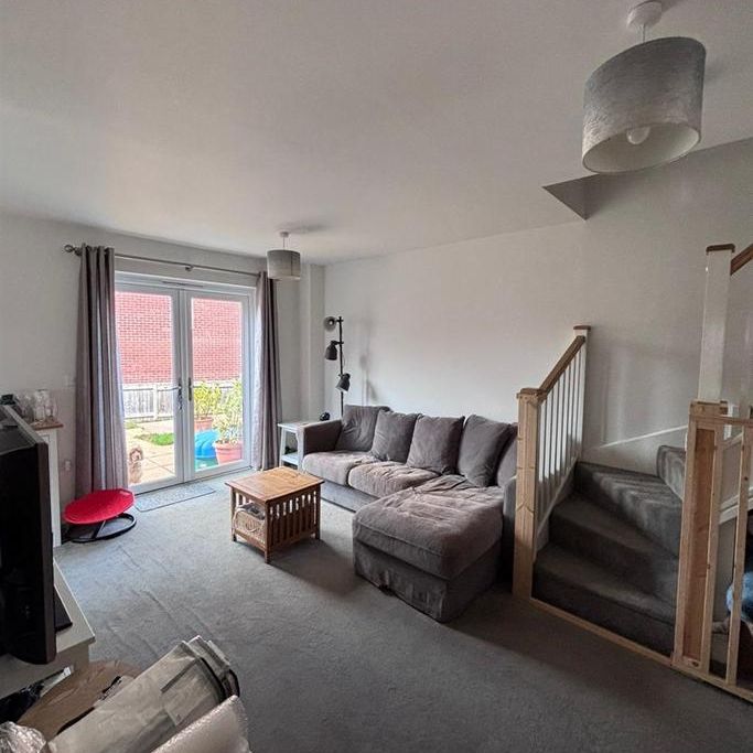 3 bedroom semi-detached house to rent - Photo 1