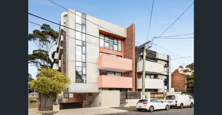 Huge One Bedroom Apartment With Separate Study Room In A Sensational Location - Photo 5