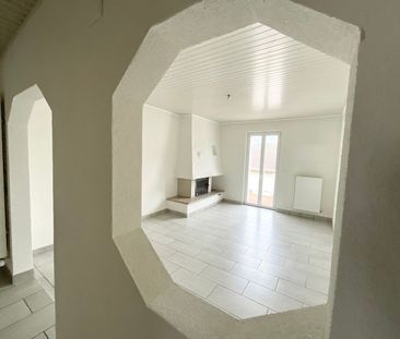 3.5 room apartment with balcony and fireplace - Photo 2