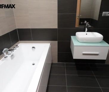 Exkluzivní pronájem novostavby bytu 2+kk+B + parkovací stání- Pardu... - Photo 3
