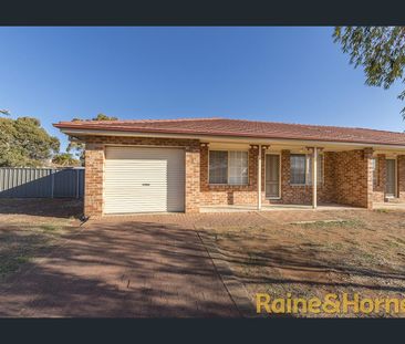 Duplex In East Dubbo. - Photo 2