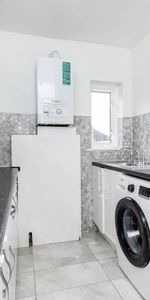 Modern Apartment - Photo 3