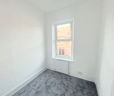 3 bedroom apartment to rent - Photo 2