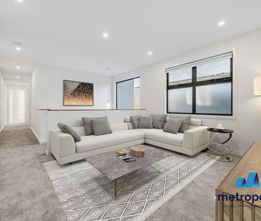 LUXURY FAMILY HOME IN DESIREABLE LOCATION - Photo 6