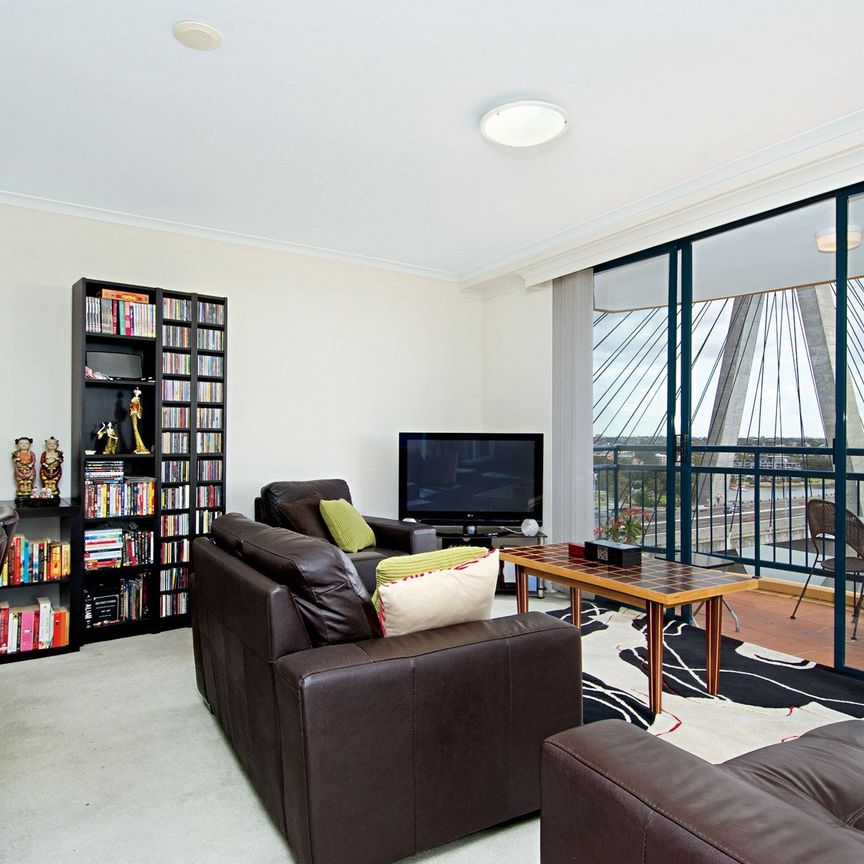 One bedroom with stunning sunset and water views! - Photo 1
