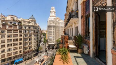 2 room luxury Flat for rent in Valencia, Spain - Photo 2