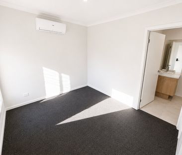 Brand New. Fully Alarmed. Keyless Entry. The Complete Package - Photo 3