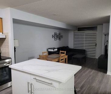 Burnhamthorpe/ Duke Of York Furnished 1Bdrm +Den Modern Kitchen Spaci - Photo 4