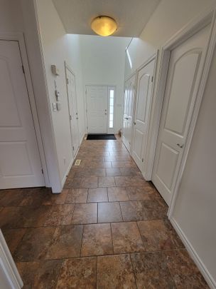 For Lease - 2089 Beaverbrook Avenue Unit# 12, London North, Ontario - Photo 1