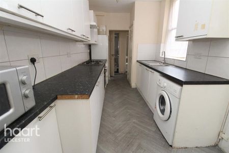 5 bedroom terraced house to rent - Photo 4