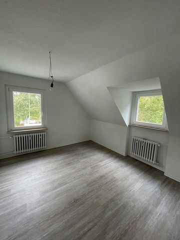 Attraktiv! Ansprechende 2,5-Zimmer-Dachgeschosswohnung - Photo 2