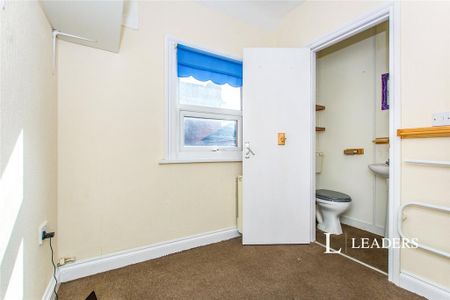 1 bedroom flat to rent - Photo 5