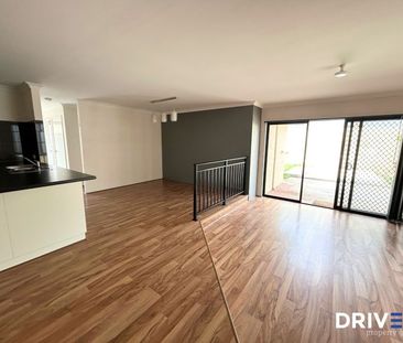 Spacious Family Home Close to Schools and the Beach - Photo 3