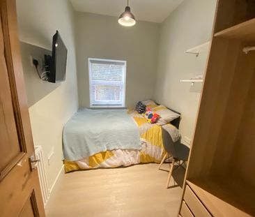 3 bed Apartment for Rent - Photo 5