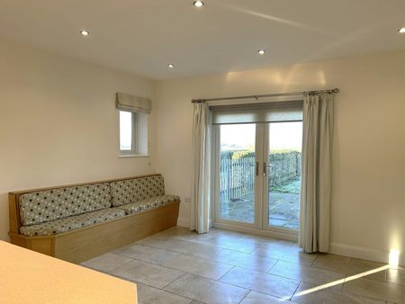 Detached house to rent on - Photo 4