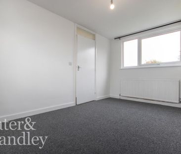 3 bedroom detached house to rent - Photo 4