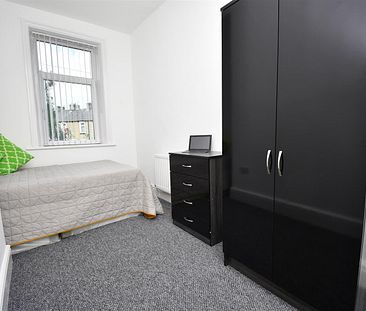 1 bed house share to rent in Coal Clough Lane, Burnley, BB11 - Photo 5