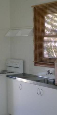 NEAT AND TIDY ONE BEDROOM FLAT - Photo 1