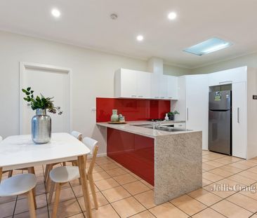 1/1 Watsons Road, Glen Waverley - Photo 2