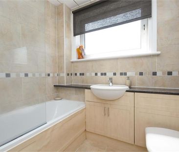 4 bedroom semi-detached house to rent - Photo 5