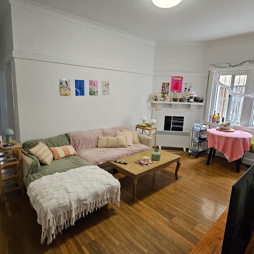 Large 2 double Bedroom Flat, Best st in Bondi - Photo 1