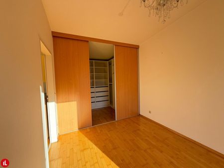 Urban wohnen mit Außenfläche – 2 Zimmer direkt am Hauptplatz - Photo 3