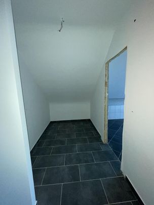 Frisch Rennovierte 4 Zimmerwohnung in Idar-Oberstein zu vermieten [HMR-O70E04] - Foto 1