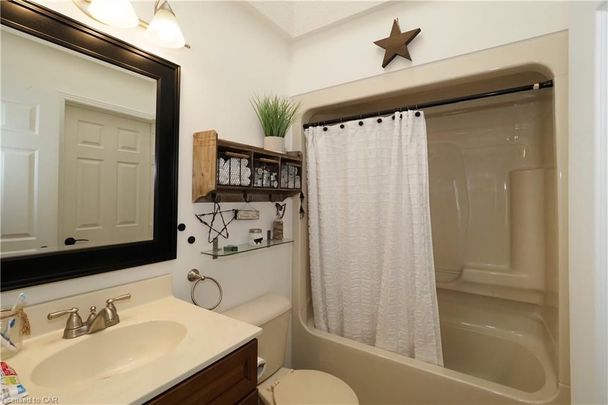 For Lease - 33 Boulder Crescent Unit# Main, Guelph, Ontario - Photo 1