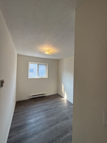 For Lease - 555 Oxford Street Unit# 207, Oshawa, Ontario - Photo 4