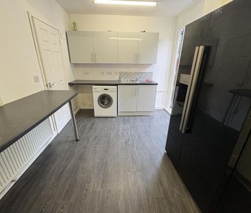 3 bedroom terraced house to rent - Photo 2