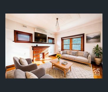 CHARMING HOME WITH FLEXIBLE FLOORPLAN! - Photo 1