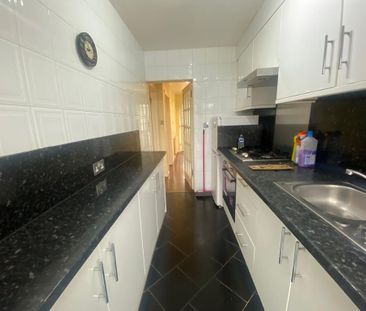 3 bedroom semi-detached house to rent - Photo 4