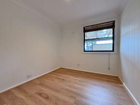 Spacious Home in a sought after pocket ! - Photo 3