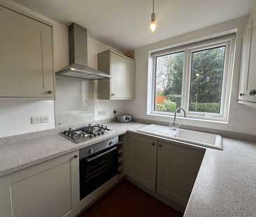 3 bedroom semi-detached bungalow to rent - Photo 5