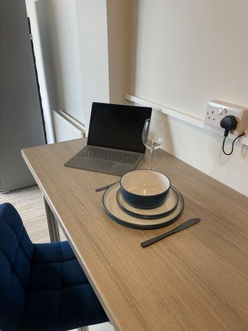 4 bedroom terraced house to rent - Photo 3