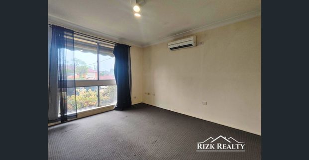 Spacious Family Home - Photo 1