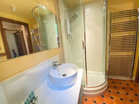 2 bedroom barn conversion to rent - Photo 1