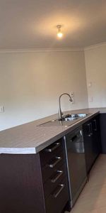 4 Bedrooms Stokes Valley - Photo 3