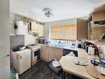 2 bedroom maisonette to rent - Photo 4