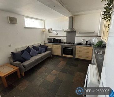 1 bedroom in a flat share to rent - Photo 4