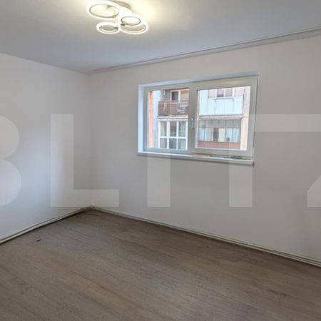 Apartament de inchiriat, 50 mp, zona Cetate - Fotografie 4