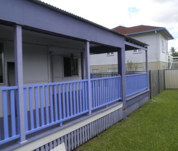 Only 5 minutes walk to the Train Station. - Photo 1