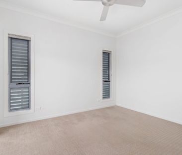 Spacious Home with Ducted Air-conditioning & Brand New Carpet! - Photo 1