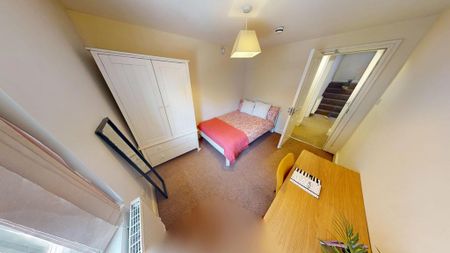 5 bedroom flat to rent - Photo 3
