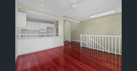 HOLDING DEPOSIT PAID** - Photo 4