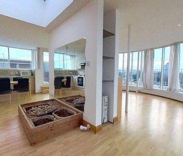 2 bedroom penthouse to rent - Photo 1